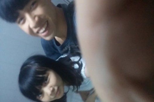 Nàng áo đỏ gợi cảm khiến mọi trái tim thổn thức với vẻ đẹp quyến rũ